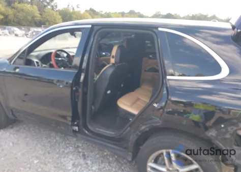 2016 Porsche Cayenne z USA, uszkodzony, nr VIN WP1AA2A29GKA36246